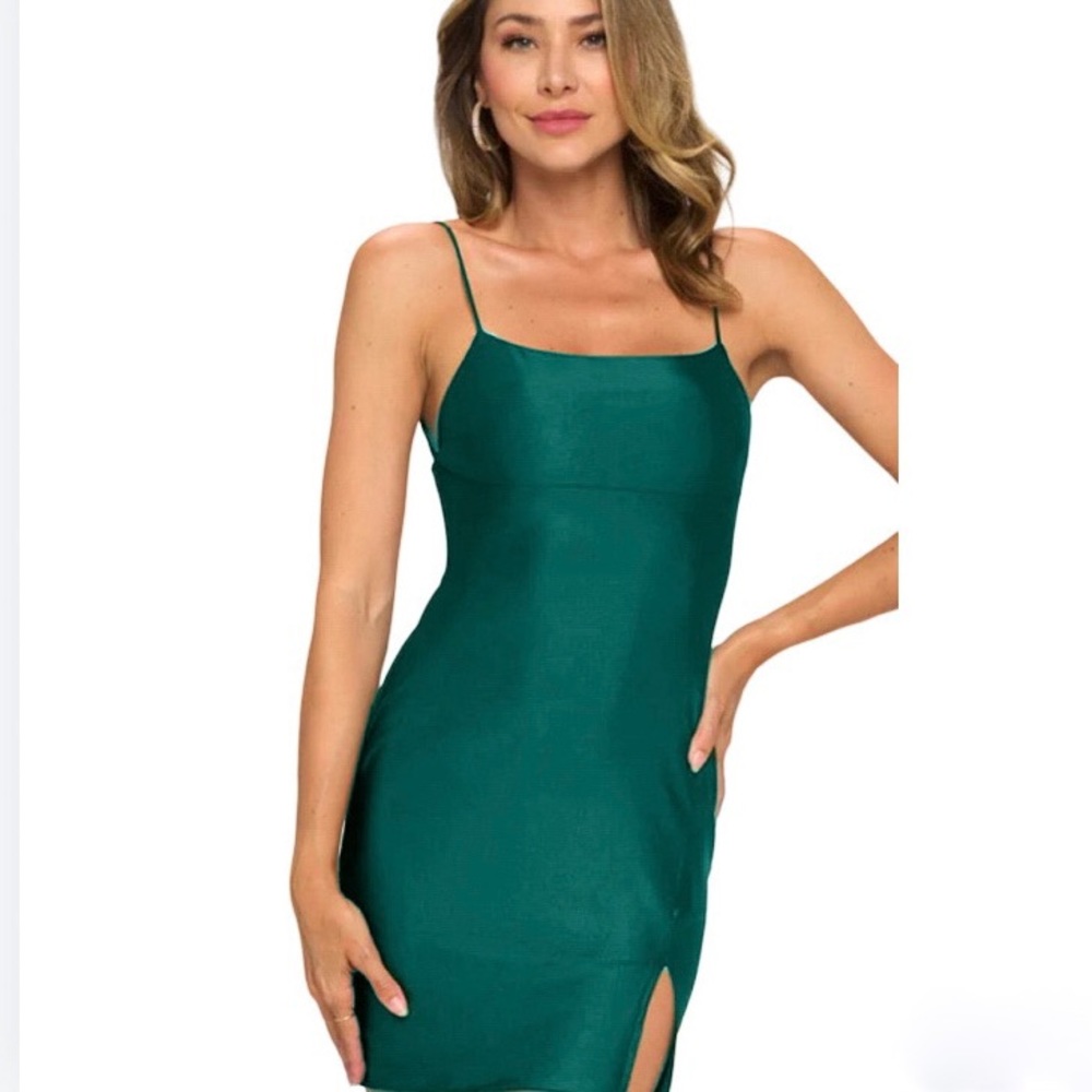 ✨SOLD✨  🎉3 for $15🎉 Backless Mini Dress